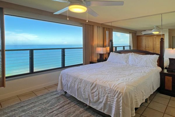 oceanfront en suite king bedroom