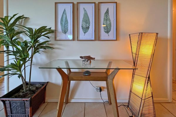 tasteful and modern island decor